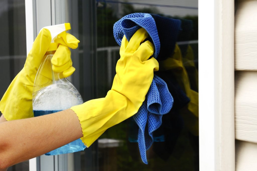 Как мыть окна: пошаговая инструкция